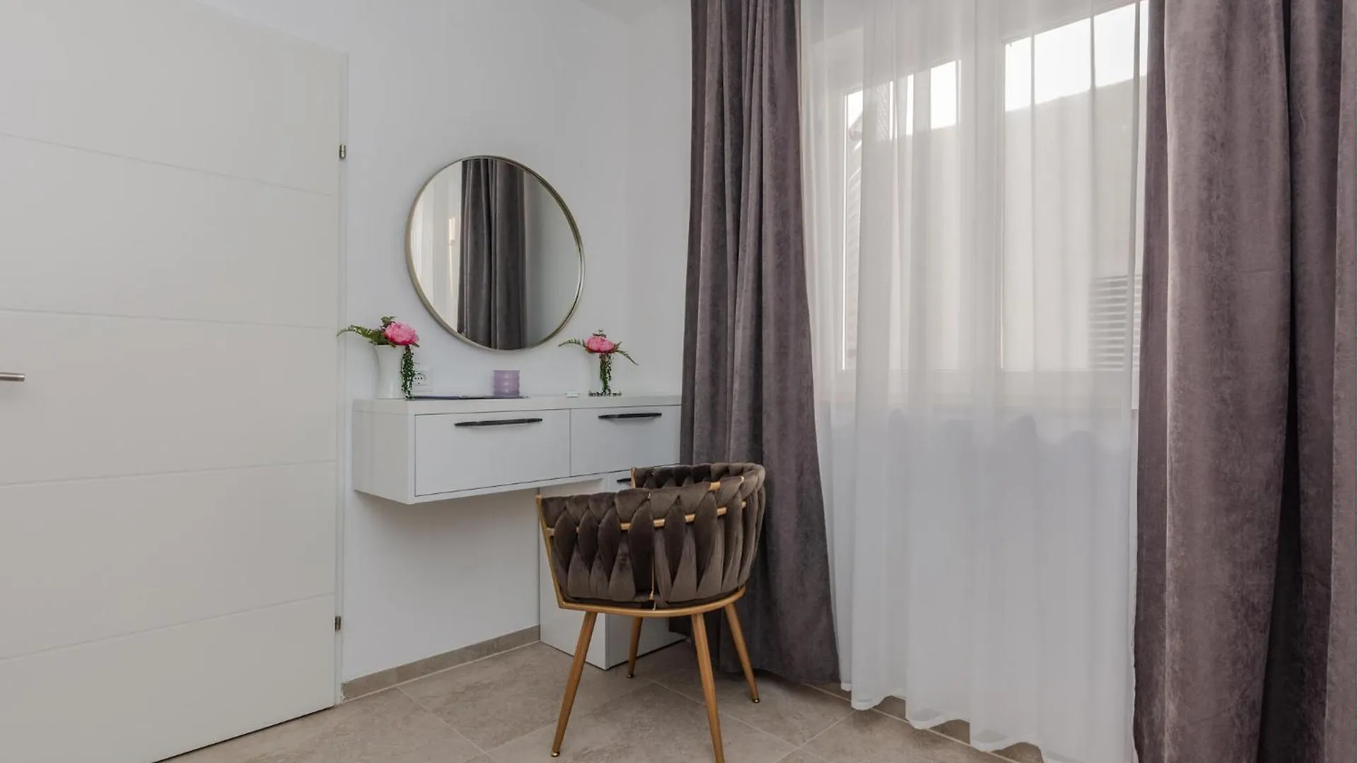 Cozy Apartment In Vir With Wifi 0*,