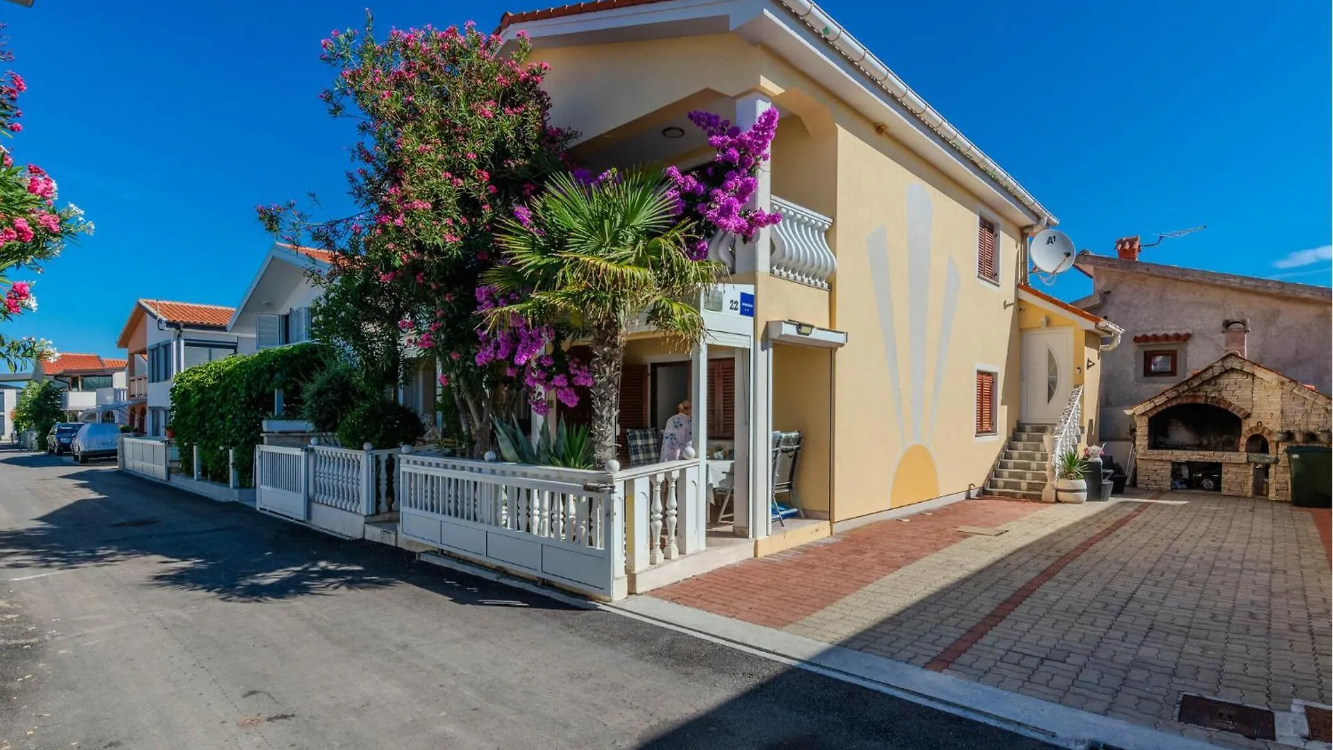 Cozy Apartment In Vir With Wifi